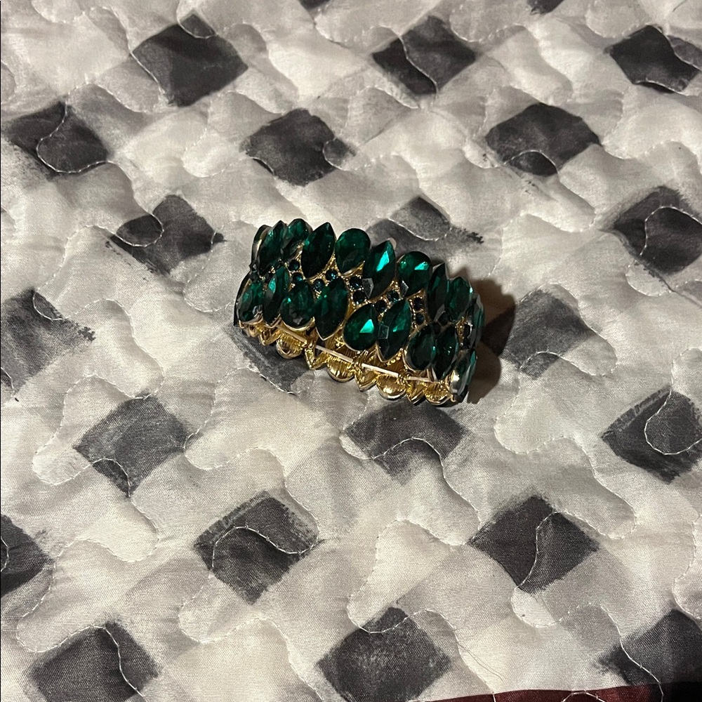Emerald Green and Gold Statement Bracelet Is missing a stone